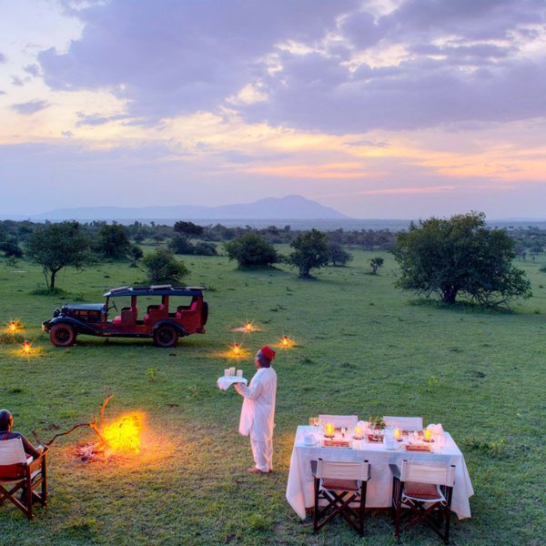 You can enjoy bush dining in Kenya throughout the year. © Cottar’s 1920s Camp