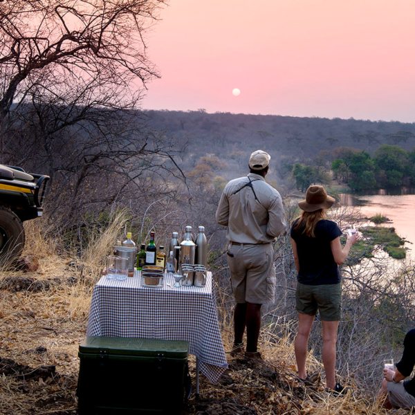 Zambezi river safari | When exploring the banks of the Zambezi, it’s wonderful to pause for sundowner drinks and snacks.